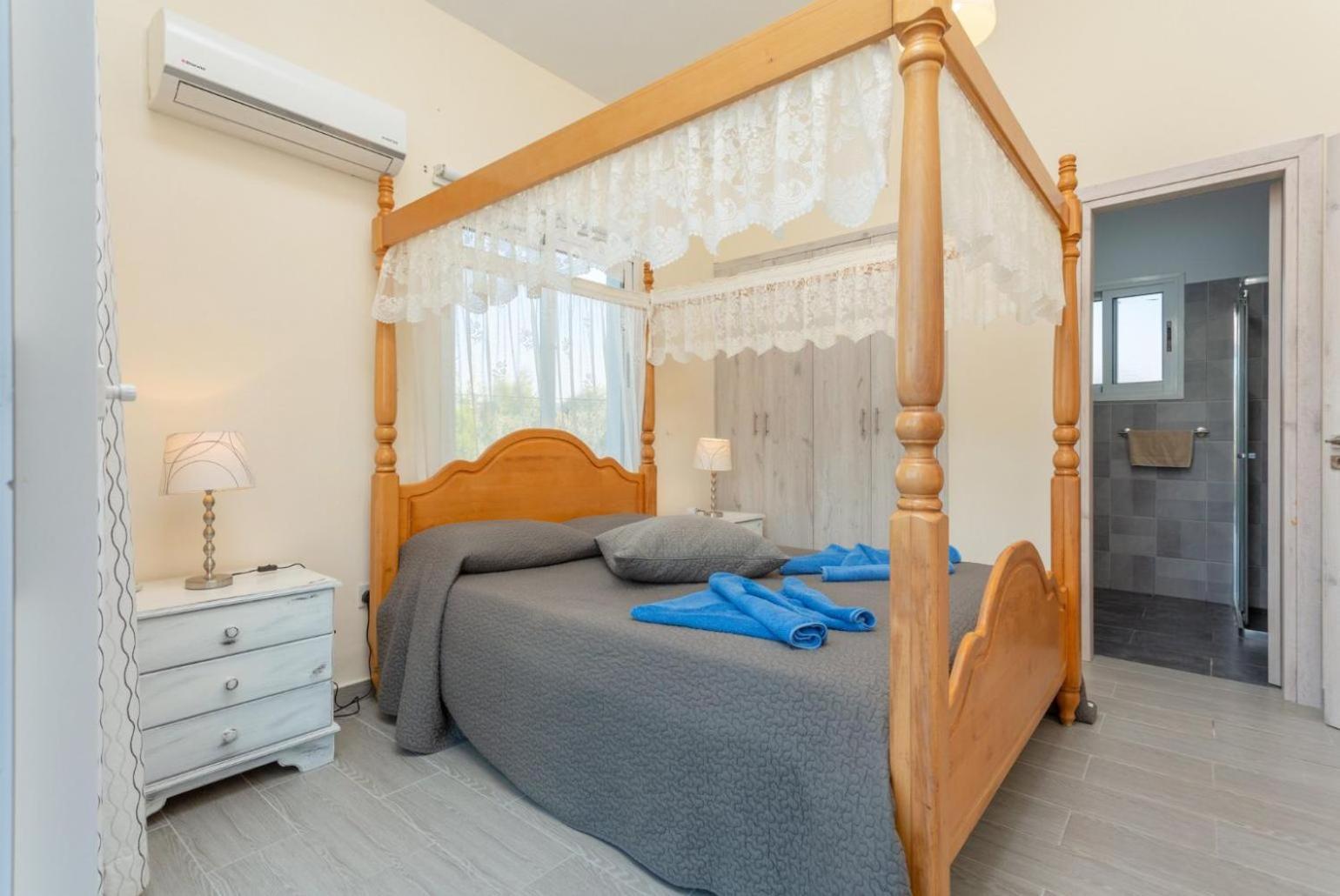 Sun Beach Villa Tria Polis Extérieur photo