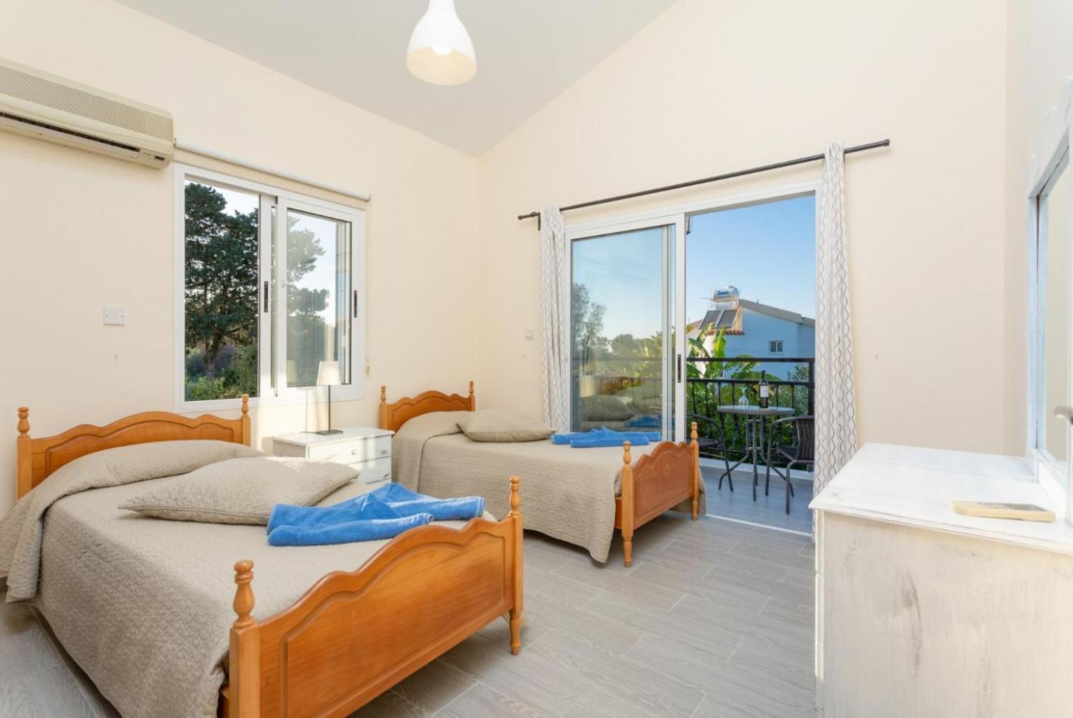 Sun Beach Villa Tria Polis Extérieur photo